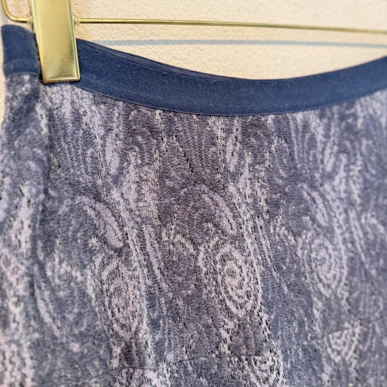Free People Blå Paisley Spets Midikjol Skimrande Flerskiktad Boho Medium bild 5