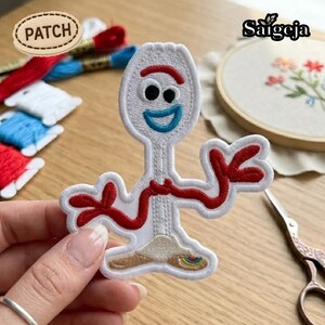 Toppa ricamata di Forky di Toy Story Disney, "I'm Trash", regalo con personaggio del film e forchetta-cucchiaio.