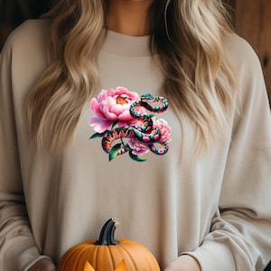UNISEX SLANG-OVERHEMD - shirt slang en bloem, irisbloem shirt, slang shirt cadeau, bloemen slangenshirt, exotisch slangenshirt, shirt met lange mouw