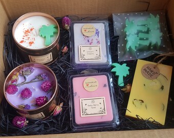 Bespoke Soyaluna Giftbox With 2 Candles, Various Wax Melts & Gift Card