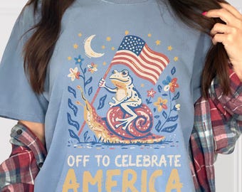 4th of July Frog & Snail American Flag Tee | Whimsical Patriotic America Celebration T-Shirt
