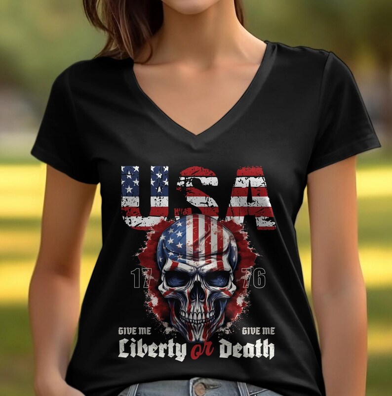 American Flag Skull T-Shirt: Patriotic Graphic Tee Black