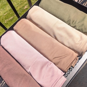 Vloeibare jersey hijab: 100% viscose, boterzacht, perfect gedrapeerd