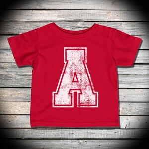 Camiseta personalizable con inicial de nombre/letra universitaria/camiseta para bebé/niño pequeño/regalo para cumpleaños, mamá, papá, niño, niña