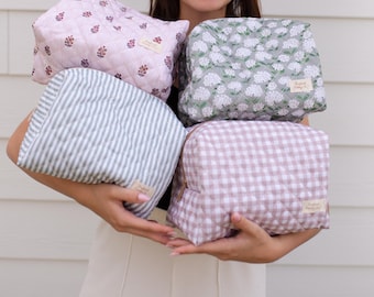 Quilted Makeup Bag | Self-Standing Toiletry Organizer Pouch, Collapsible Travel Bag