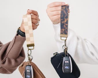 Keychain Wallet with Wrist Lanyard, Zippered Wristlet with ID Window