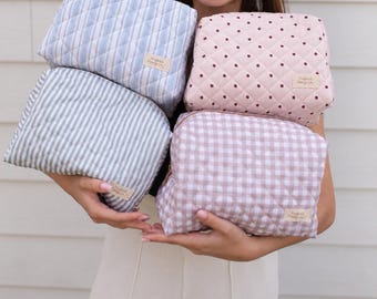 Quilted Makeup Bag | Self-Standing Toiletry Organizer Pouch, Collapsible Travel Bag