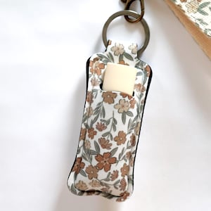 Chapstick Holder Keychain – Lip Balm Holder for Keys, Cute Lipstick Case with 70+ Designs, Practical Gift for Women & Girls