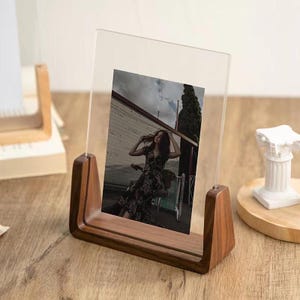 Modern Acrylic and Wood Photo Frame, U-Shaped Floating Picture Display, Minimalist Desktop Decor, Clear Double-Sided Frame, Unique Design