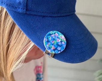 Ocean golf ball markers with magnetic hat clip. Lilly inspired golf gear. Preppy Ladies golf gift. Women’s tee gift. Golf team accessory.