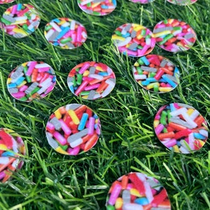 Sprinkle golf ball markers with magnetic hat clip. Rainbow candy golf. Set of 3 coordinated metal markers. Ladies golf gift. Golf accessory.