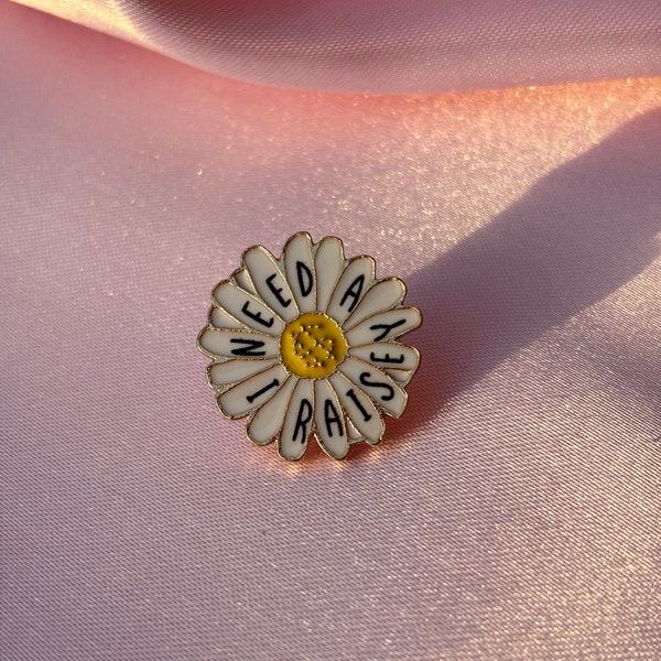 Blossom Boost Raisy Daisy Award Pin