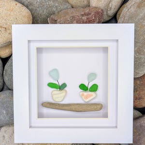Sea Glass and Sea Pottery Flower Art – Coastal Wall Decor, Beachcomber Gift, Nautical Home Decoration, Ocean-Inspired Artwork, Small Picture