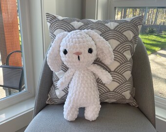 Lapin Amigurumi fait main au crochet, blanc, 35 cm de haut