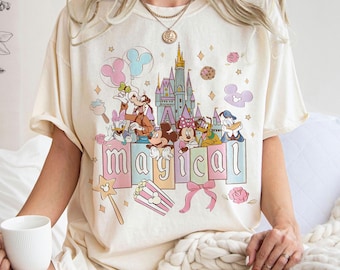 Disney Mickey en vrienden comfortkleuren shirt, Disney Magical Pastel Park Snacks shirt, Disneyland Magic shirt, shirt magisch kasteel 2026, shirt magisch kasteel