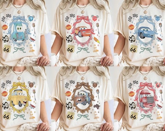 Coquette Bow Disney Cars Shirt, Lightning McQueen Familie Passendes T-Shirt, Mater Doc Hudson Sally Geburtstagsreise Shirt, Disney Comfort Colors T-Shirt