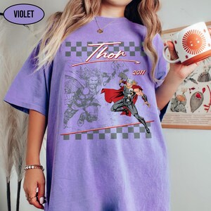 Puede incluir: Un juego de tres tazas de cer&aacute;mica con un acabado mate moteado. Las tazas son en tonos crema, gris claro y gris oscuro. Cada taza tiene un dise&ntilde;o simple y minimalista, perfecto para caf&eacute; o t&eacute;.