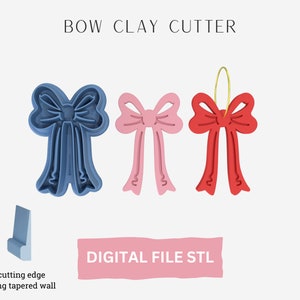 Puede incluir: Tres archivos STL digitales para la impresión 3D de cortadores de arcilla en forma de lazo. Los cortadores son azules, rosas y rojos. El texto "BOW CLAY CUTTER" y "DIGITAL FILE STL" es visible en la imagen.
