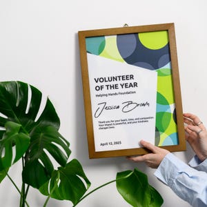 Volunteer of the Year gerahmtes Diplom, Hölzernes Preiszertifikat, Anerkennung für gemeinnützige Arbeit