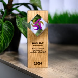 Exquisite Solid Oak Award with Acrylic Accent: Celebrating Top Performers with Personalized Recognition for Exceptional Contributions
