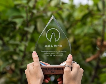 Custom Crystal Leadership Award: Engraved Employee Recognition
