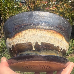 Macetas artesanales con platillos y orificios de drenaje integrados, decoración para el hogar inspirada en el océano y pintada a mano.