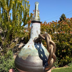 Burin à huile d'olive en céramique fait main, avec poignée et bec fonctionnels tressés en or mat