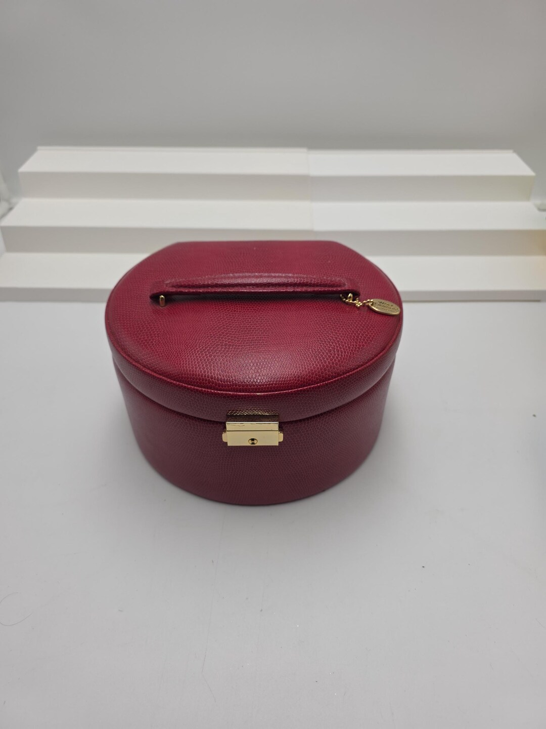 WOLF DESIGNS ウルフデザイン アクセサリーケース ボルドー 未使用品 Vintage WOLF Designs Red Pebbled Leather Jewelry Box – Locking