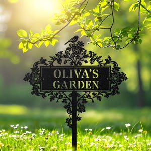 Floral Metal Garden Sign, Personalized Name Yard Stake, Elegant Stake for Yard, Mom Gift, Outdoor Decor, Gift for Gardener, Gift for Her