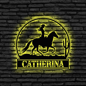 Benutzerdefinierte Cowgirl Metallschild Wandkunst Led-Lichter, Pferdereiten LED-Wandschild, benutzerdefiniertes Cowgirl Namensschild, Landmädchen Geschenk, westliches Artdekor