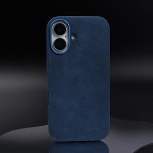 Gepersonaliseerde alcantara Magsafe iPhone 16-hoesje, monogram initialen 16, 16 Plus, 16 Pro, 16 Pro Max, origineel design suède leren hoesje