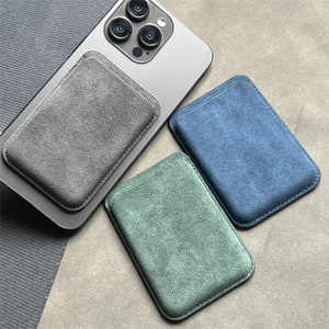 Monogram alcantara MagSafe-portemonnee voor telefoon, gepersonaliseerde magnetische kaarthouder origineel ontwerp op maat gemaakt hoesje