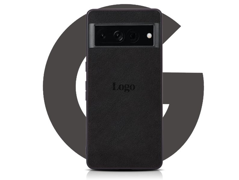 Pode incluir: Capa de telefone de couro preto com uma lente de c&acirc;mera e a palavra "Logo" impressa na parte de tr&aacute;s.