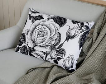Almohada lumbar con diseño floral de rosas blancas y negras: cojín de sofá resistente al agua (14 x 20)