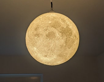 Illuminazione a soffitto con lampada lunare