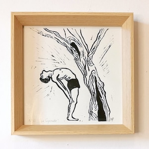 Linogravure noire L'homme et l'arbre Le gymnaste Estampe d'art Dessin image 1