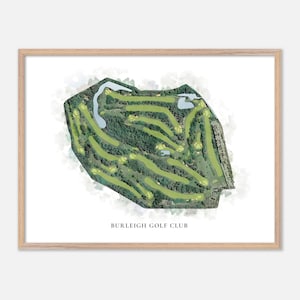 Könnte beinhalten: Ein gerahmter Druck des Golfplatzlayouts des Burleigh Golf Club. Die Luftaufnahme zeigt grüne Fairways, Wasserflächen und bewaldete Gebiete. Der Druck hat einen Aquarelleffekt und ist in einem hellen Holzrahmen gefasst. Der Name des Clubs ist unten aufgedruckt.