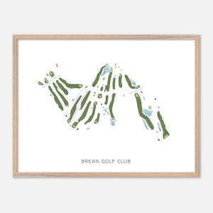 Puede incluir: Impresión enmarcada que presenta un mapa de campo de golf con calles verdes y elementos de agua azules sobre un fondo blanco. El texto "BREAN GOLF CLUB" está impreso en la parte inferior. El marco es de color madera clara.