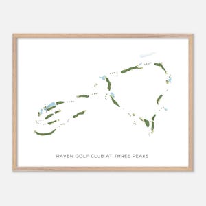 Pode incluir: Uma impressão branca de um layout de campo de golfe com linhas verdes e azuis. O texto "RAVEN GOLF CLUB AT THREE PEAKS" está na parte inferior da impressão.