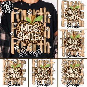 Könnte beinhalten: Ein schwarzes T-Shirt mit einem Grafikdesign eines Apfels mit Leopardenmuster und dem Text MRS. SMITH. Das Design enthält das Wort FOURTH, das im Hintergrund wiederholt wird, mit kleinen weißen Blumen und dem Wort Grade in schwarzer Schrift.
