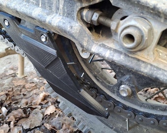 Triumph チェーントゥガードカバープロテクター 2020-2024 Tiger 900 Rally Pro