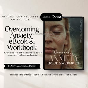 Może przedstawiać: Okładka produktu cyfrowego dla e-booka i zeszytu ćwiczeń zatytułowanego "Pokonanie lęku E-book i zeszyt ćwiczeń". Okładka przedstawia twarz kobiety z zamkniętymi oczami na delikatnym różowym tle. Tekst "Każdy krok naprzód jest świadectwem triumfu odporności i odwagi" jest zawarty. Okładka zawiera również tekst "Bonus! Planista manifestacji" i "Zawiera prawa do odsprzedaży głównej (MRR) i prawa do etykiety prywatnej (PLR)".