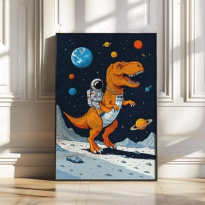 Könnte beinhalten: Ein Astronaut reitet auf einem Dinosaurier im Weltraum. Der Astronaut trägt einen weißen Raumanzug mit einem blauen Visier. Der Dinosaurier ist orange und hat einen langen Schwanz. Der Hintergrund ist dunkelblau mit Sternen und Planeten.