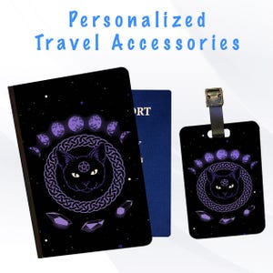 Funda para pasaporte y etiqueta para equipaje, accesorio para maletas de viaje y vacaciones: gato negro gótico, bruja lunar de Salem, morado gótico