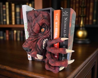 Hand Painted Werewolf Book Nook: 3D Printed Horror Bookend