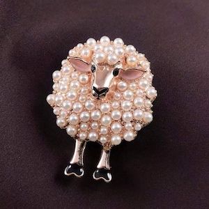 Pearly Sheep Brooch, Whimsical Animal Pin for Women's Party Looks-Outfit Accent, Ladies brooch, Women's Fashion image 3