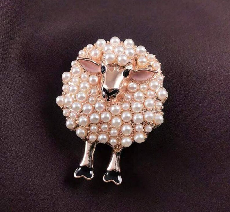 Pearly Sheep Brooch, Whimsical Animal Pin for Women's Party Looks-Outfit Accent, Ladies brooch, Women's Fashion image 3