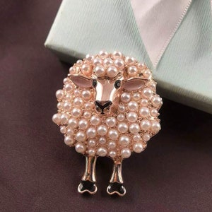 Pearly Sheep Brooch, Whimsical Animal Pin for Women's Party Looks-Outfit Accent, Ladies brooch, Women's Fashion image 4