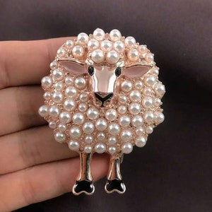 Pearly Sheep Brooch, Whimsical Animal Pin for Women's Party Looks-Outfit Accent, Ladies brooch, Women's Fashion image 2