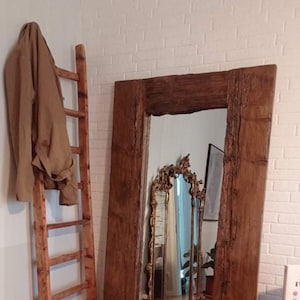 Mirror in 100% recycled solid wood